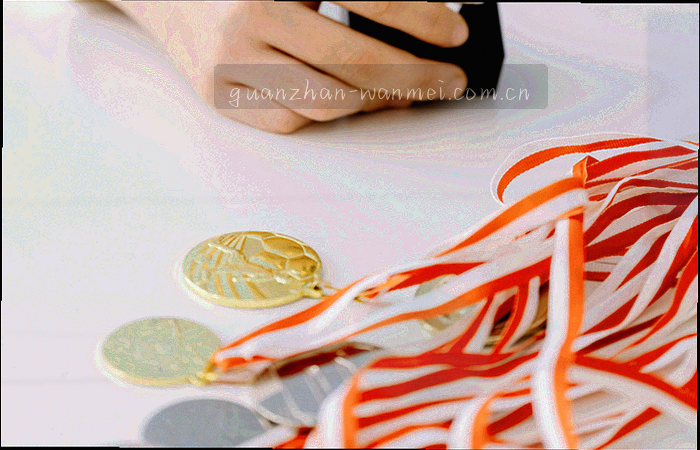 直播预约日历中多个比赛日被选中的界面示意